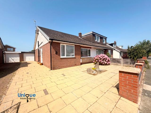 Bungalow for rent in Cabus, Lancashire