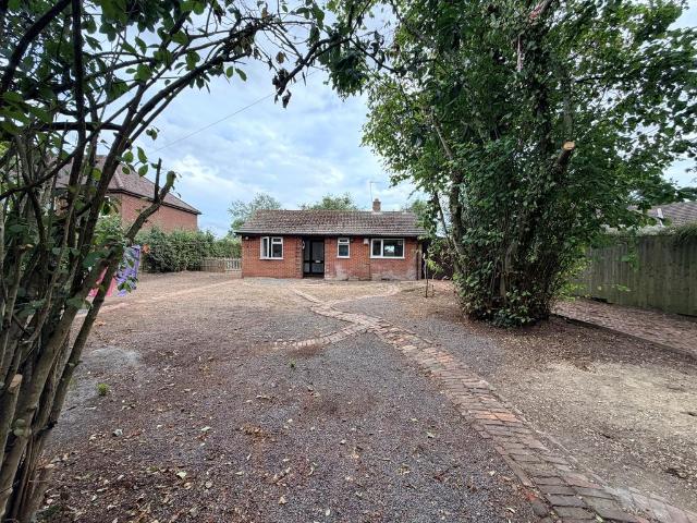 Bungalow for rent in Boley Park, Staffordshire