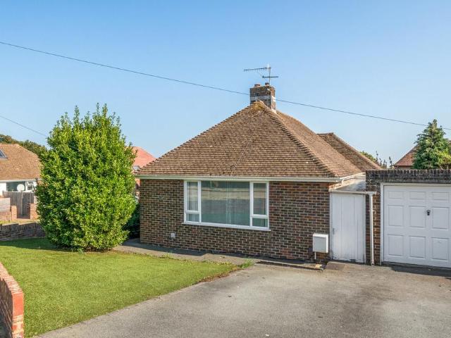 Bungalow for rent in Fishersgate, West Sussex
