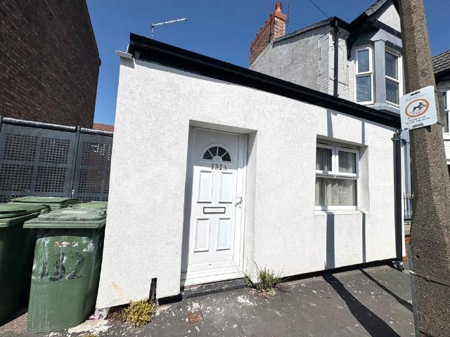 Bungalow for rent in Claughton, Birkenhead