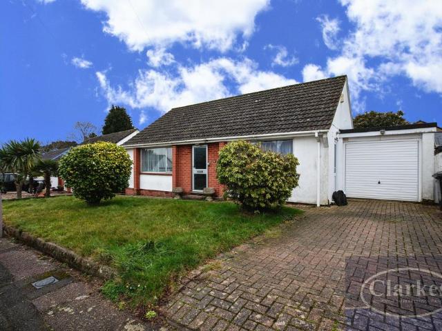Bungalow for rent in Talbot Village, Bournemouth