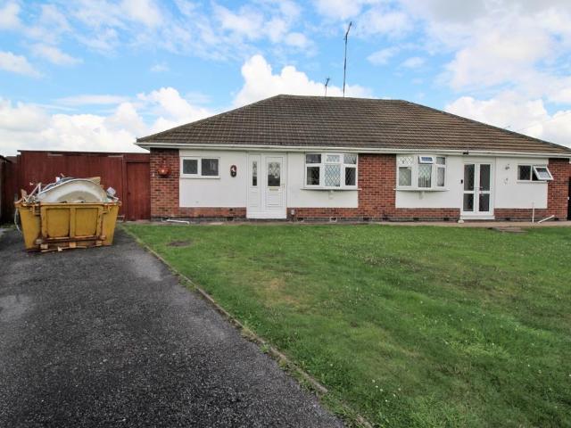 Bungalow for rent in Bedworth Heath, Camp Hill