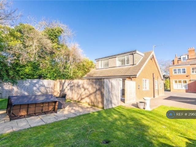 Bungalow for rent in Wellow, Grimsby