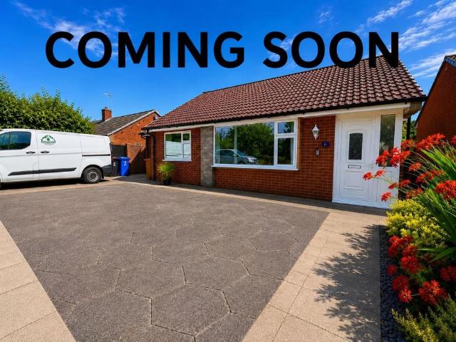 Bungalow for rent in Lammack, Blackburn