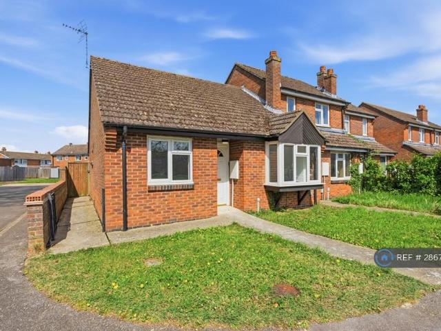 Bungalow for rent in St. Ives, Huntingdon
