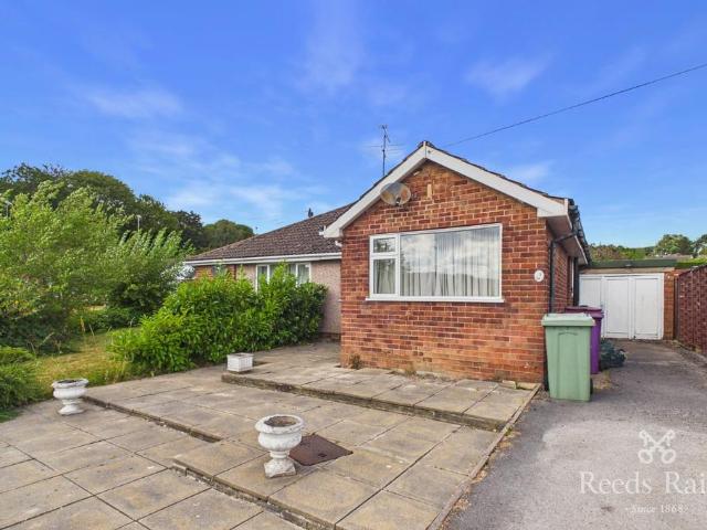 Bungalow for rent in Brackenfield, East Midlands