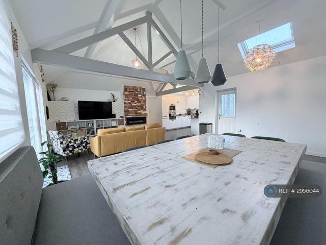 House for rent in Tollbar End, West Midlands