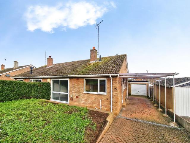 Bungalow for rent in Oundle