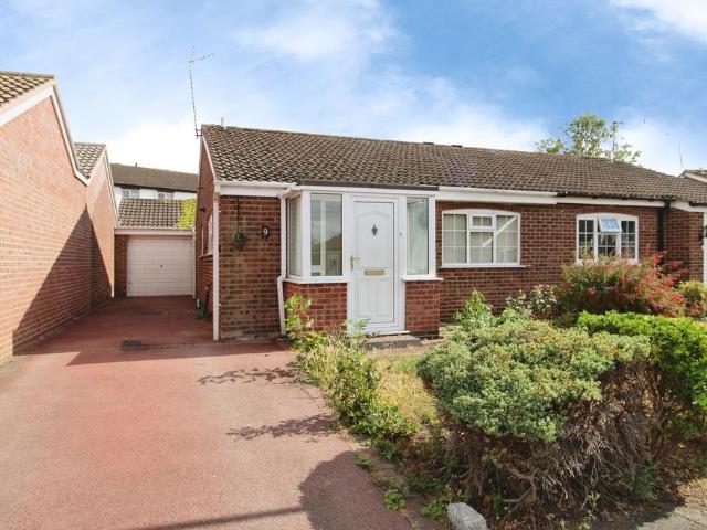 Bungalow for rent in Oadby, Leicestershire