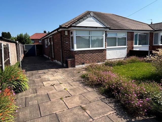 Bungalow for rent in Newtown, Salford