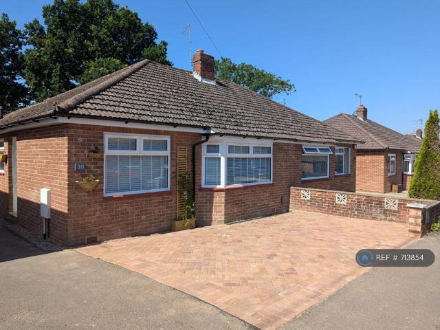 Bungalow for rent in Spring Vale, Hampshire