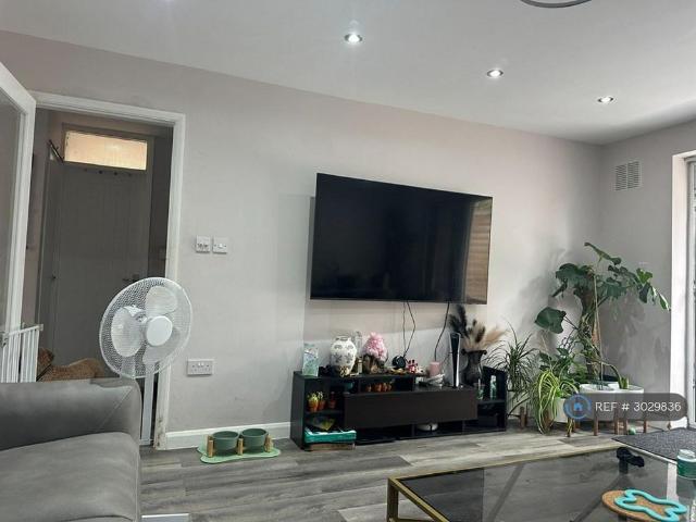 House for rent in Woodley