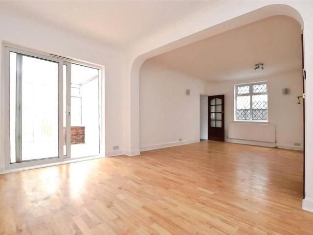 House for rent in Little Heath, Greater London