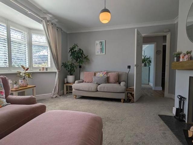 House for rent in River, Ash