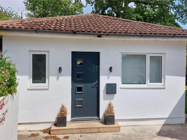 Bungalow for rent in Blacklands, Guestling Green