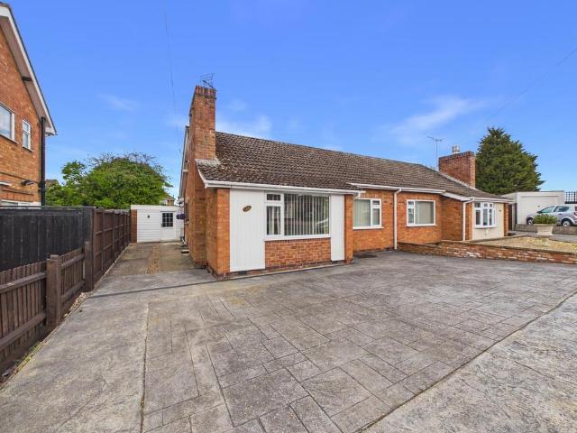 Bungalow for rent in Wigston Magna, Isle Of Man