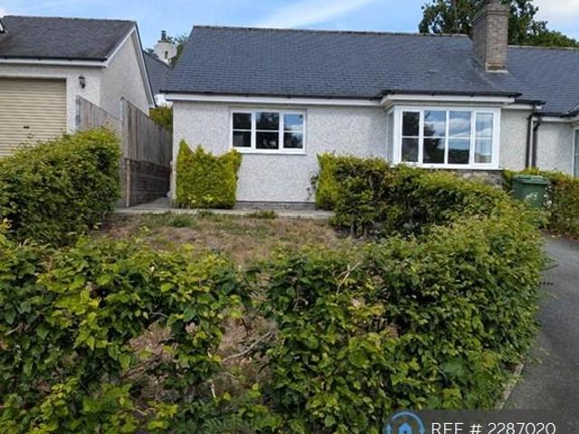 Bungalow for rent in Bala