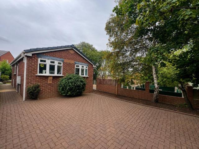 Bungalow for rent in Loundsley Green, East Midlands