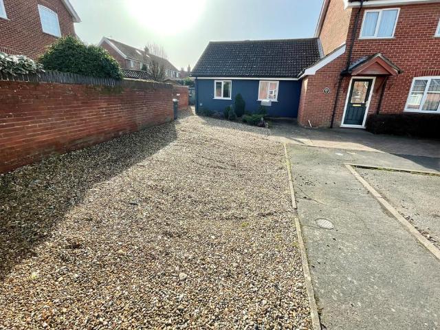 Bungalow for rent in Wymondham, Burgh St Peter