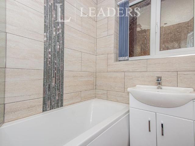 House for rent in Green Close, Warwickshire