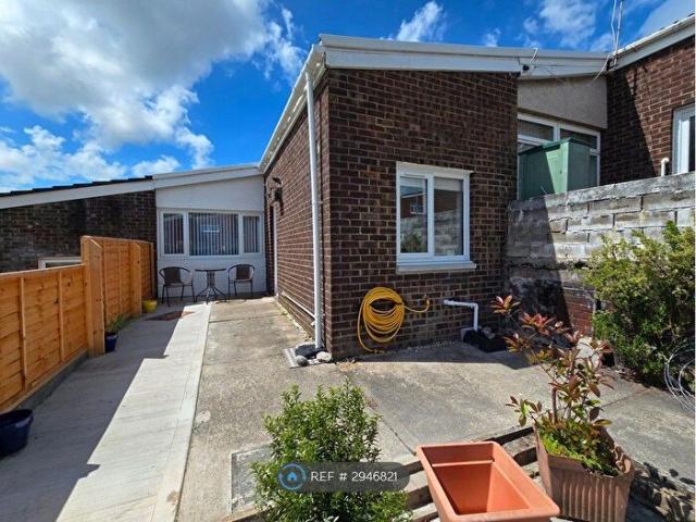 Apartment for rent in Dyffryn Clydach, Neath Abbey