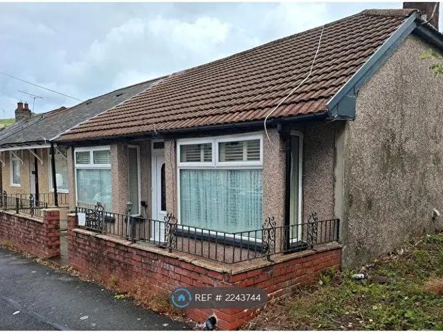 Apartment for rent in Llwynypia, Wales
