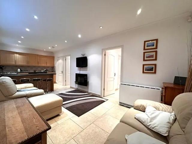 Apartment for rent in Thistleboon, Mumbles