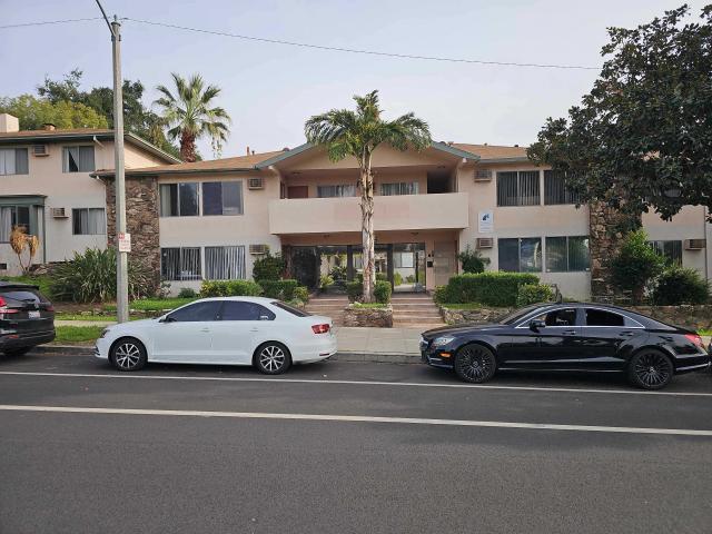 Condo for rent in Burbank