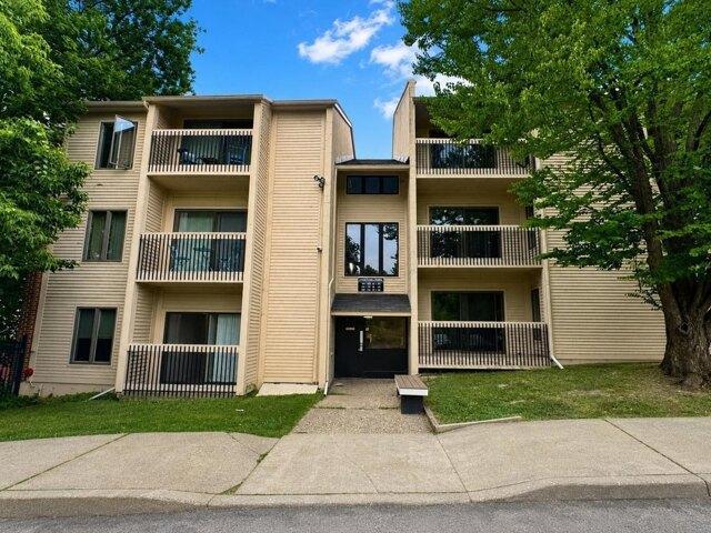 Condo for sale in North Hill Section, Burlington