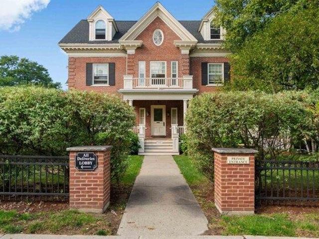 Condo for sale in North Hill Section, Burlington