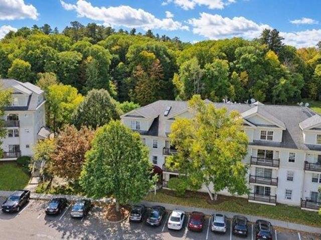 Condo for sale in Riverside, Burlington