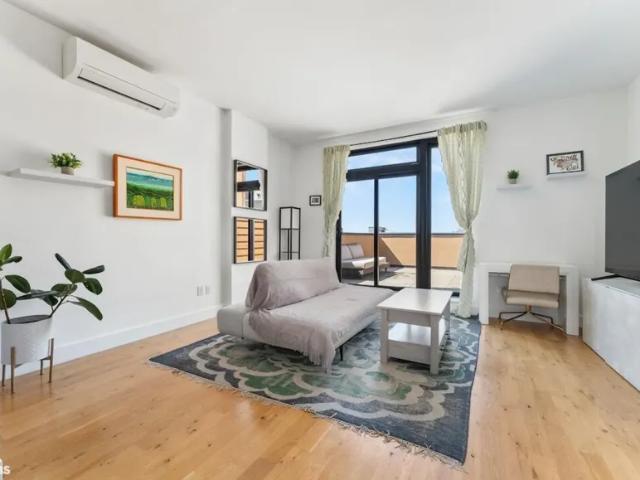 Apartment for sale in Arverne, New York
