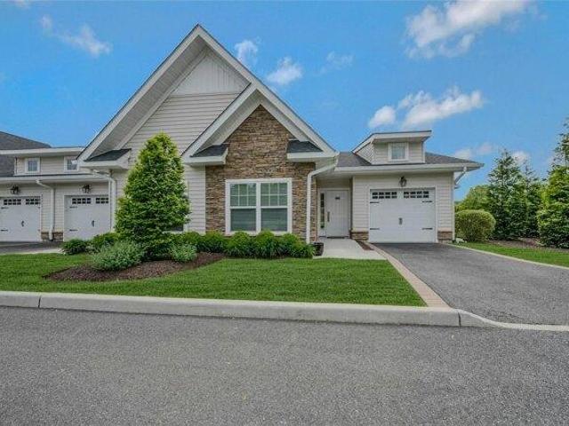 Condo for sale in Calverton