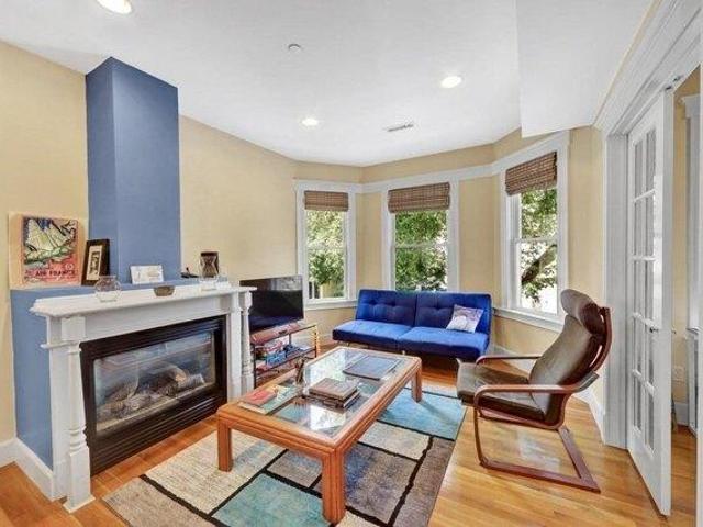 Condo for sale in Riverside, Cambridge