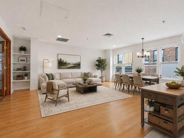 Condo for sale in Avon Hill, Cambridge