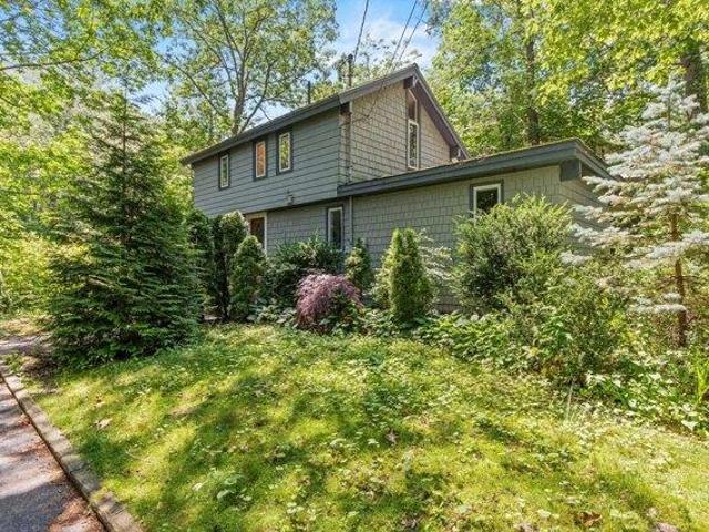 House for sale in Mountainview Park, Cape Elizabeth