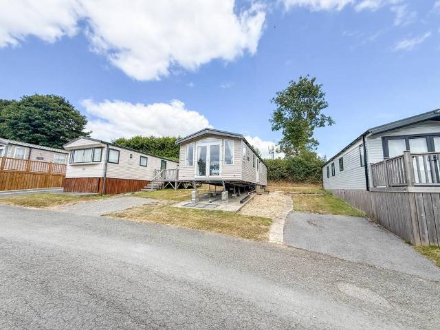 Park Home for sale in Narberth, Wales
