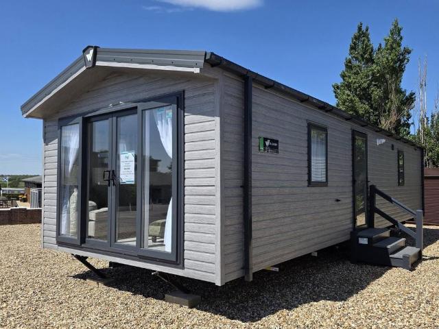 Park Home for sale in Dale Hill, Essex