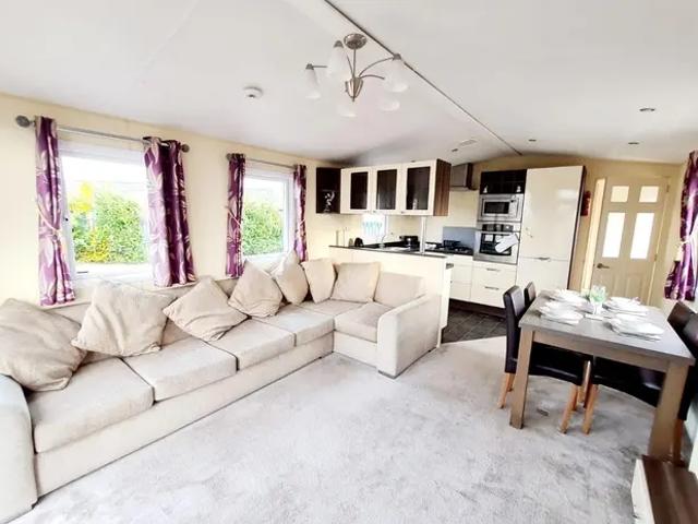 Park Home for sale in Dale Hill, Essex