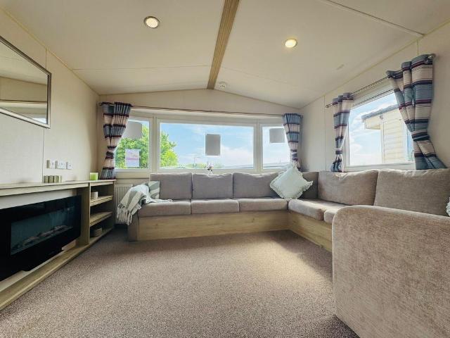 Park Home for sale in Upper Dovercourt, Dale Hill