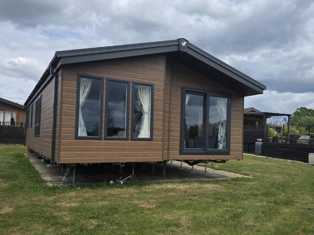 Park Home for sale in Dale Hill, Essex