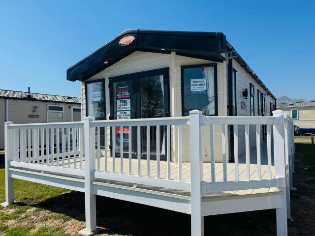 Park Home for sale in Upper Dovercourt, Dale Hill