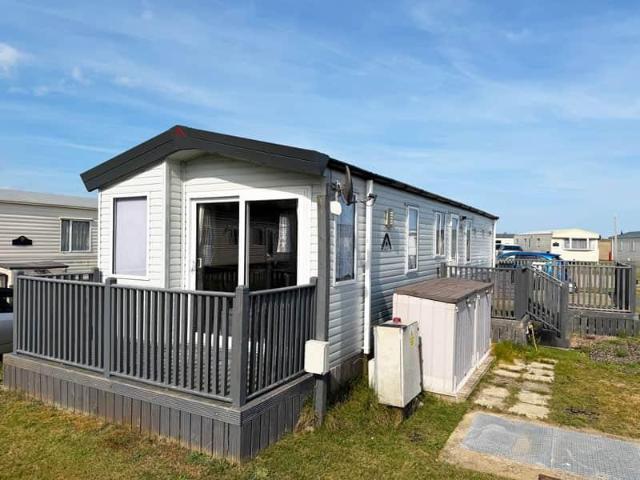 Park Home for sale in Eastbridge, Suffolk