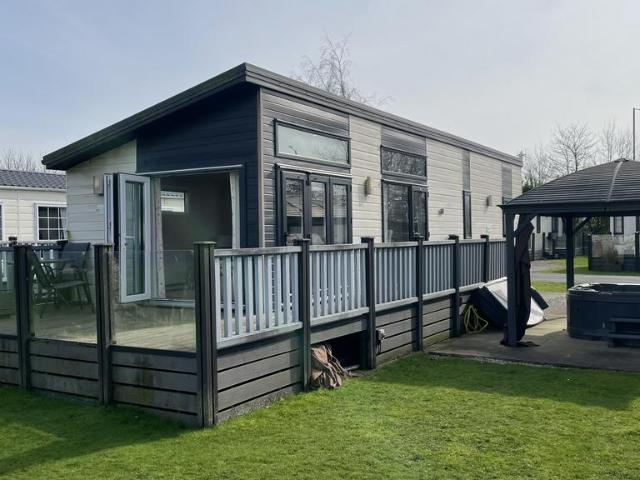 Park Home for sale in Warton, Bare