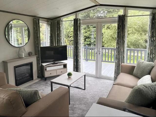 Park Home for sale in Pamington, Gloucestershire
