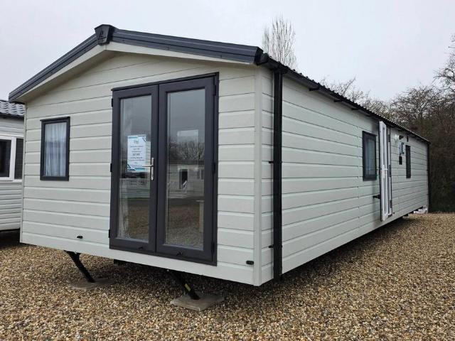 Park Home for sale in Dale Hill, Essex