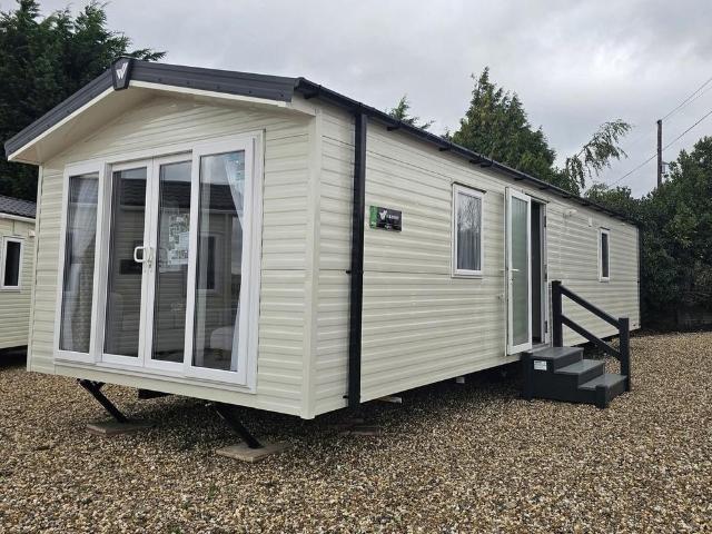 Park Home for sale in Dale Hill, Essex