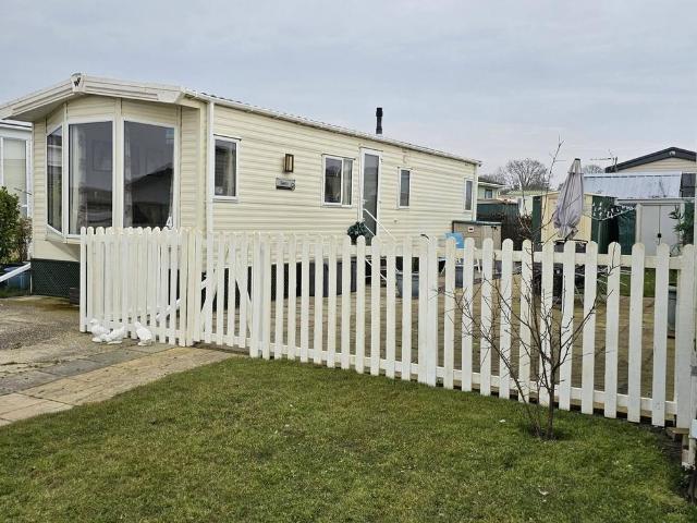 Park Home for sale in Dale Hill, Essex