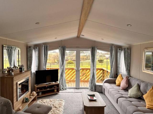 Park Home for sale in Lampeter Velfrey, Tavernspite