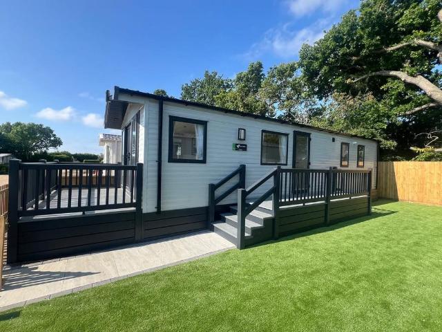 Park Home for sale in Eastbridge, Suffolk